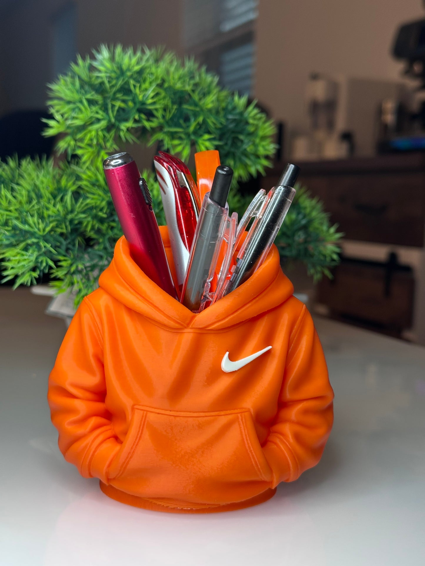 Hoodie-Style Pencil Holder – Desk Organizer with a Warm, Creative Touch