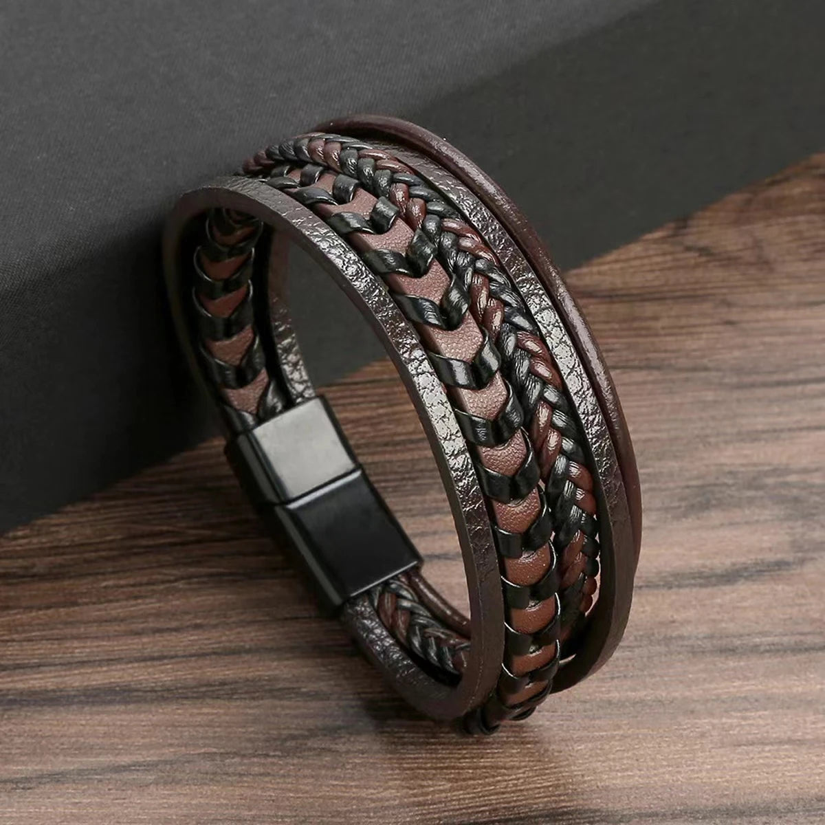 Men’s Vintage Leather Braided Bracelet – Magnetic Buckle.