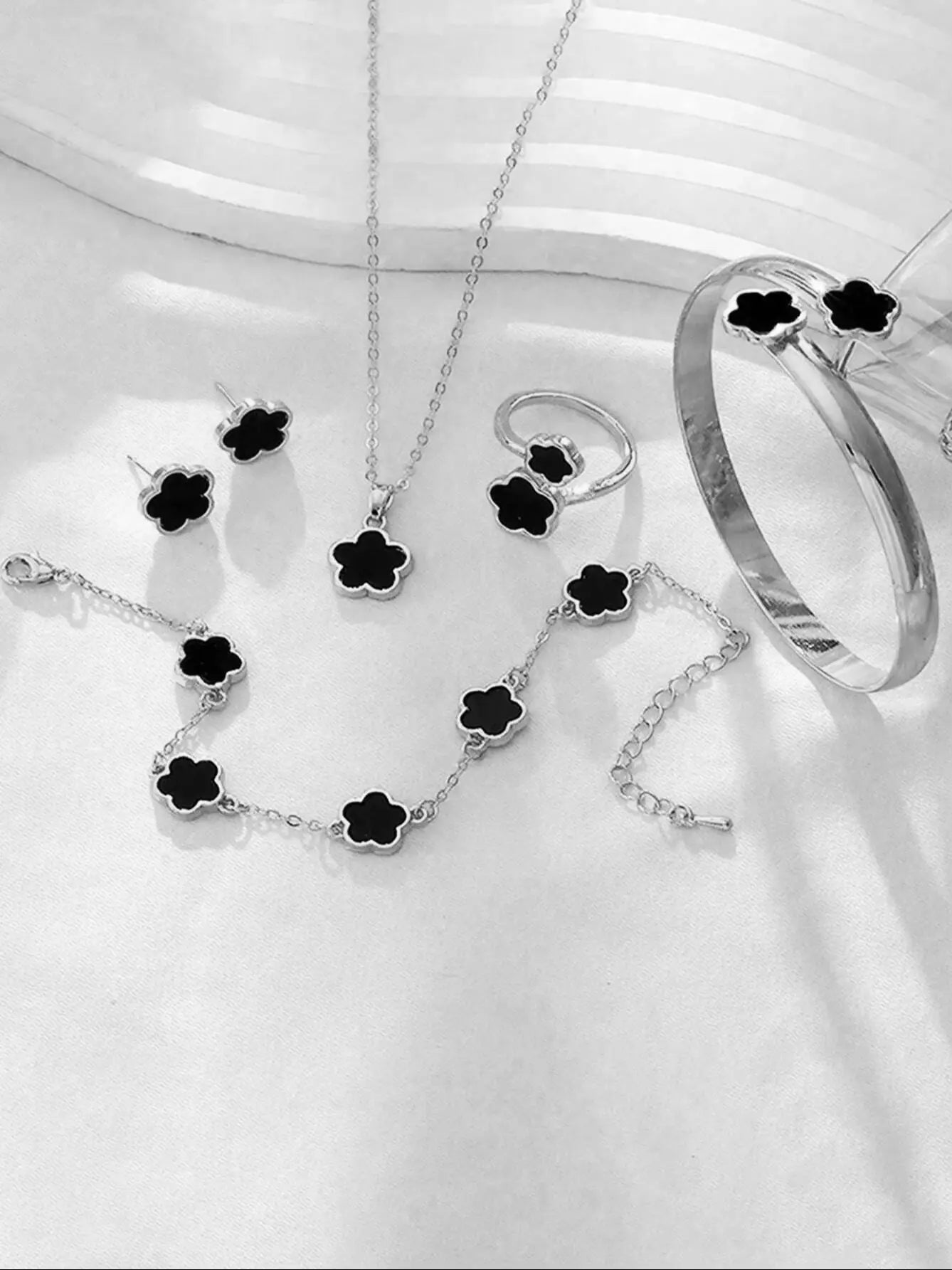 Lucky Flower 5-Piece Jewelry Set