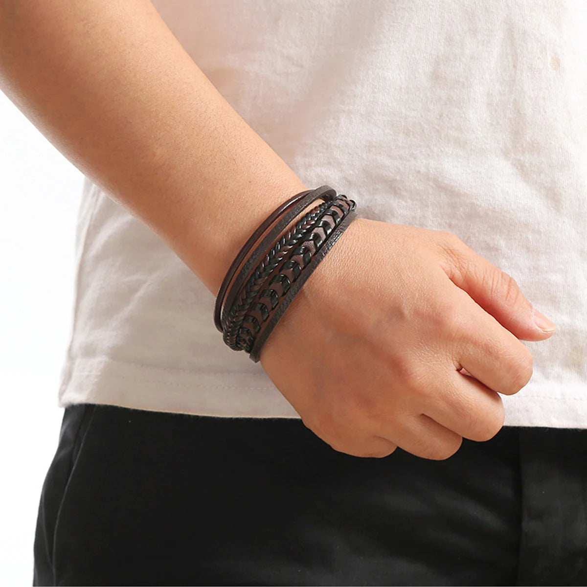 Men’s Vintage Leather Braided Bracelet – Magnetic Buckle.